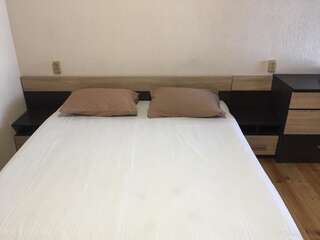 Мини-отель Mini Hotel Mon Ami Пицунда Номер Делюкс с кроватью размера «king-size»-9
